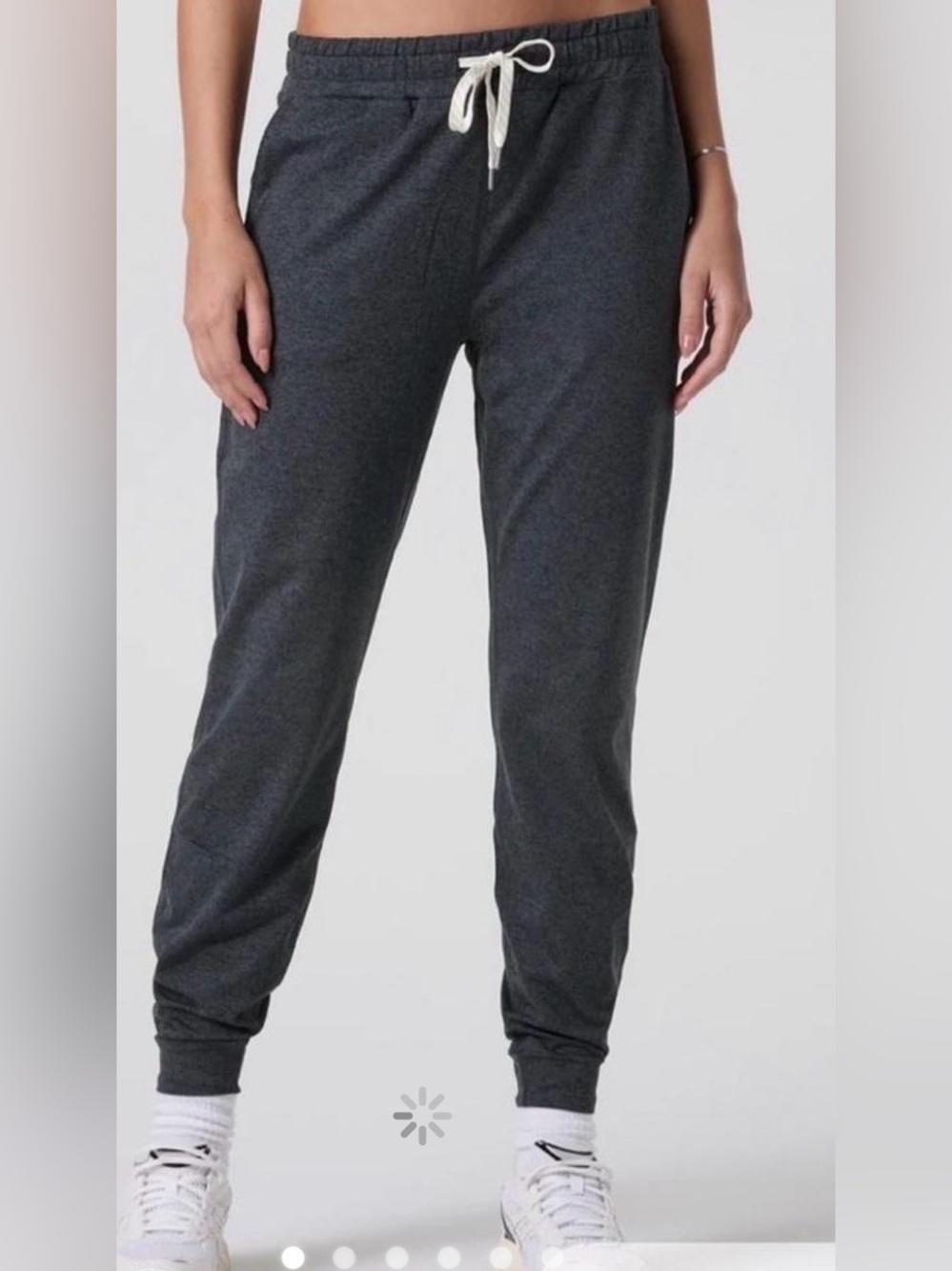 Vuori performance jogger in charcoal heather